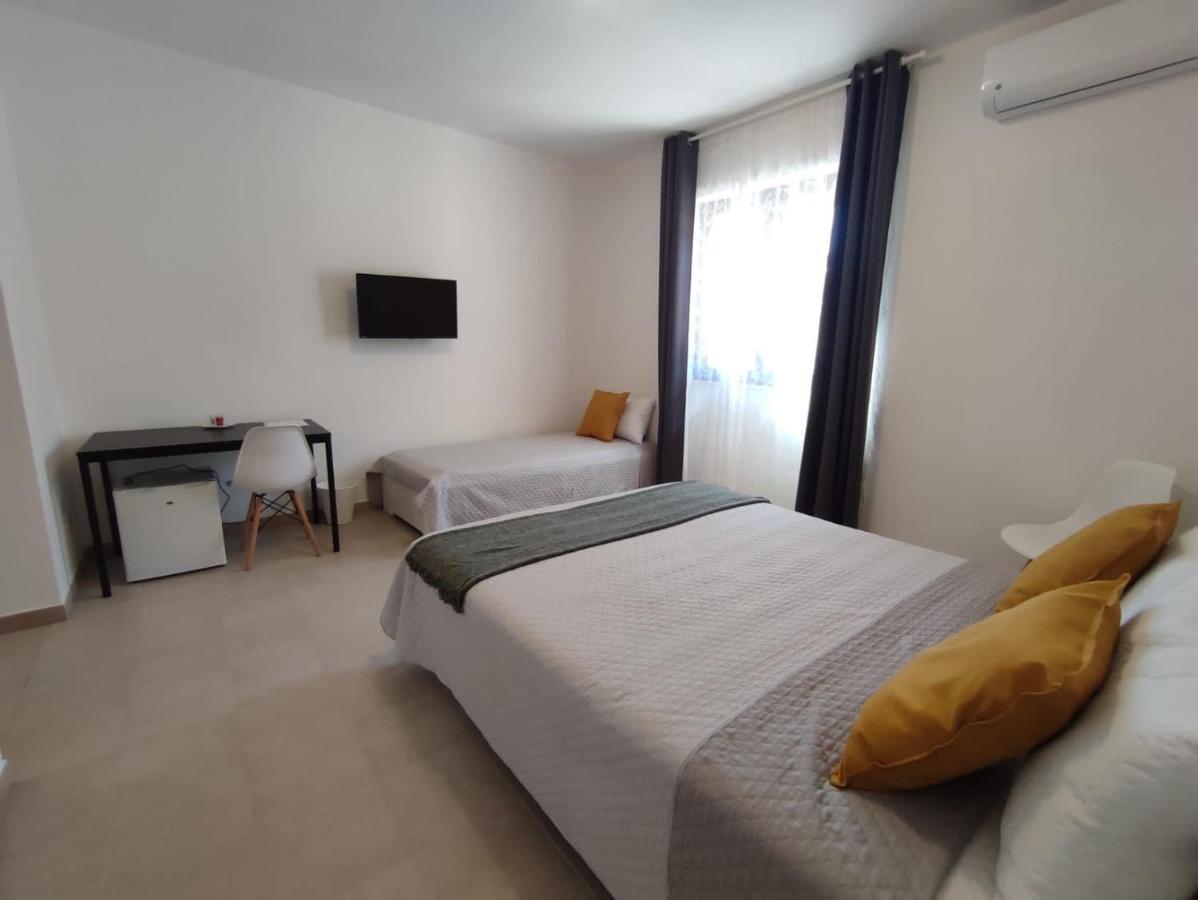 Cristian Rooms Avola Luaran gambar