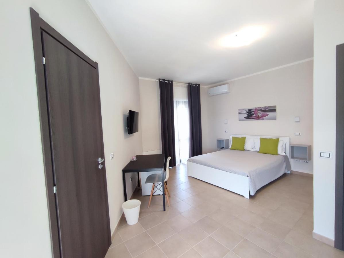 Cristian Rooms Avola Luaran gambar