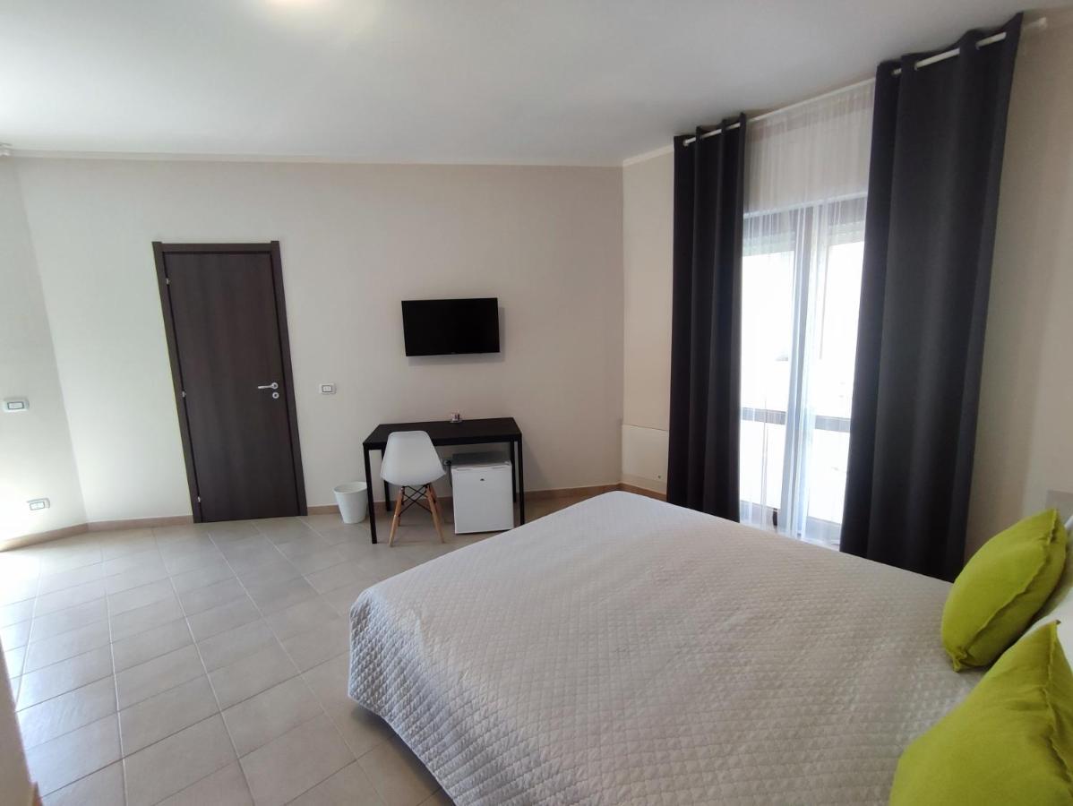 Cristian Rooms Avola Luaran gambar